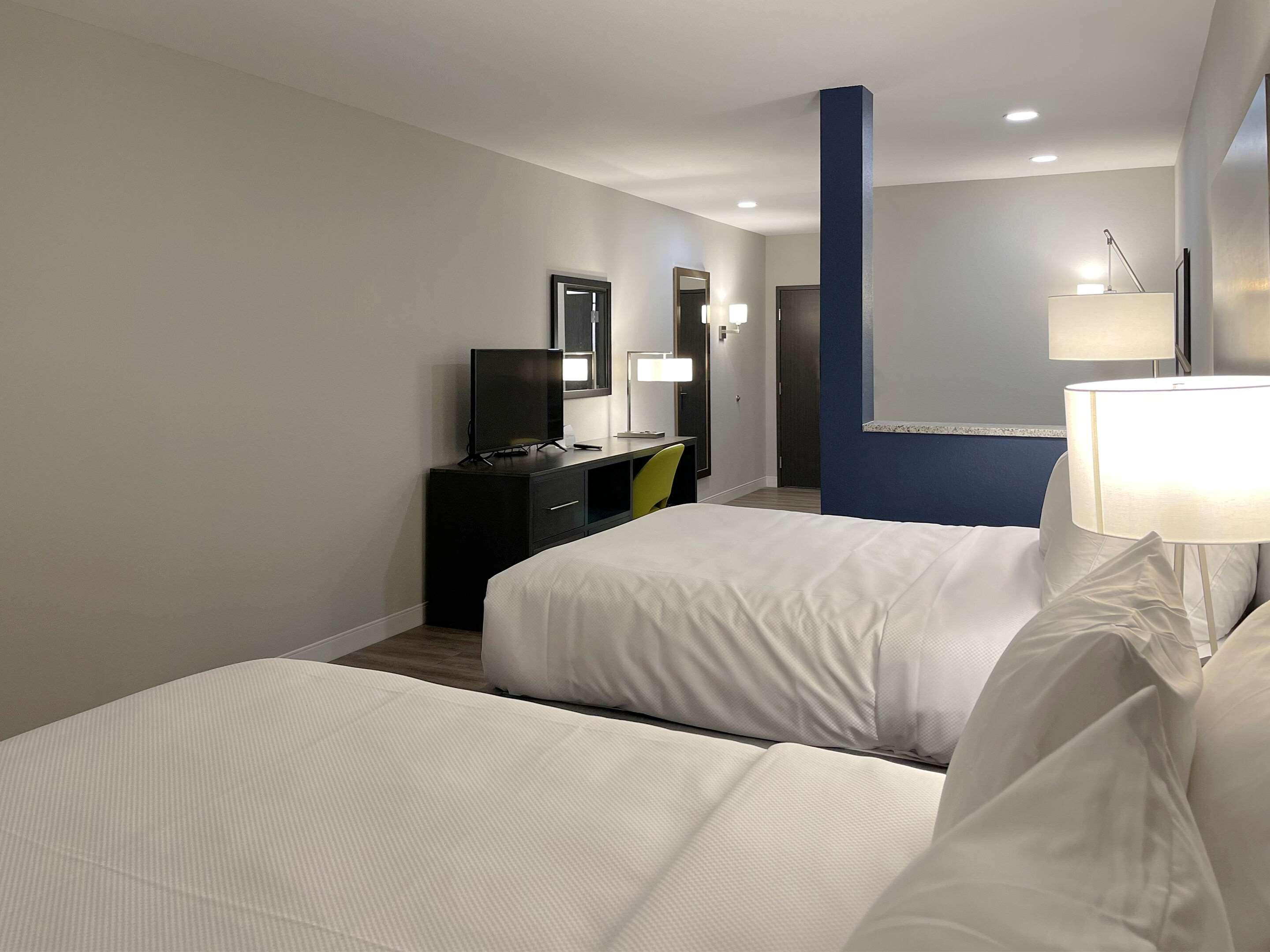 Mainstay - Uptown Hotel